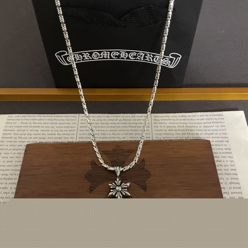 Ch**me He**ts necklaces